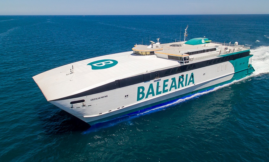 Image 1: ¡Ahorra en tu viaje en ferry en las Baleares con este descuento!