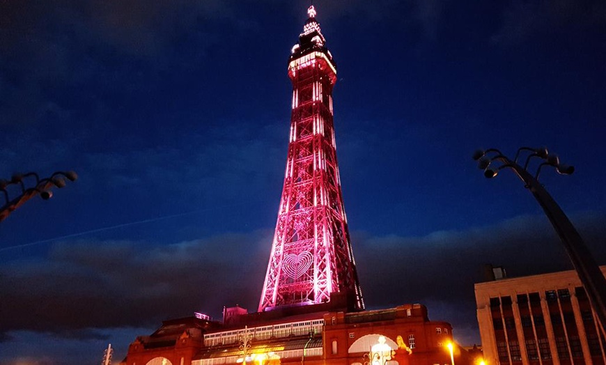 Image 3: Blackpool: Stay with Breakfast