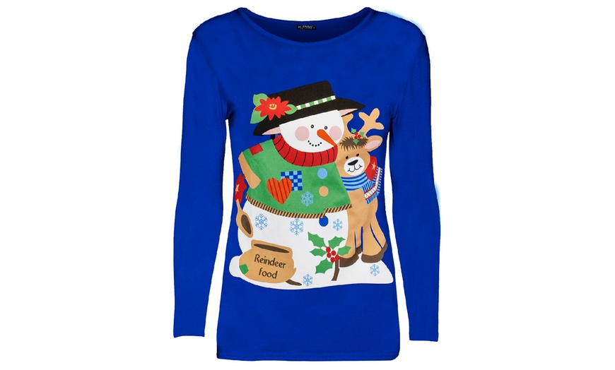 Image 13: Christmas-Themed T-Shirt