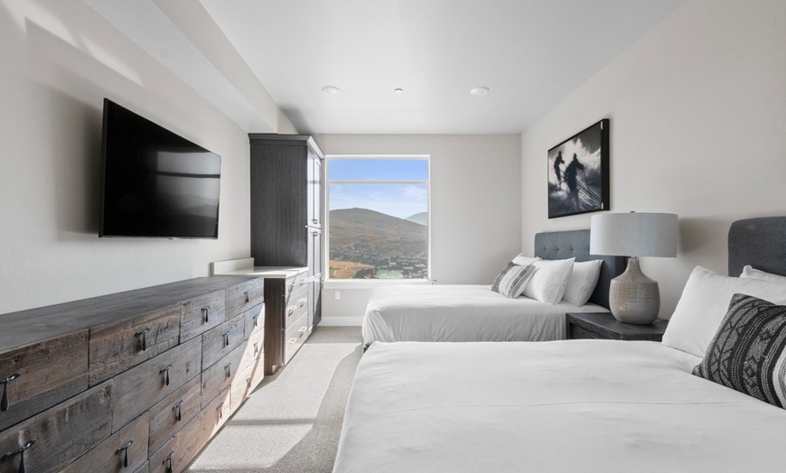 Image 14: Member Pricing: 4* Mountain Resort in Park City with Sweeping Views 
