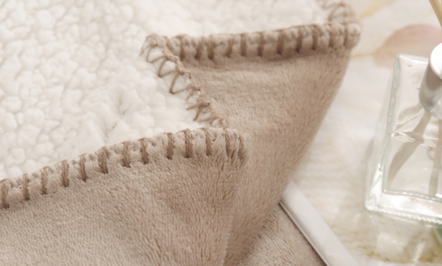 Image 15: Soft Sherpa Blanket