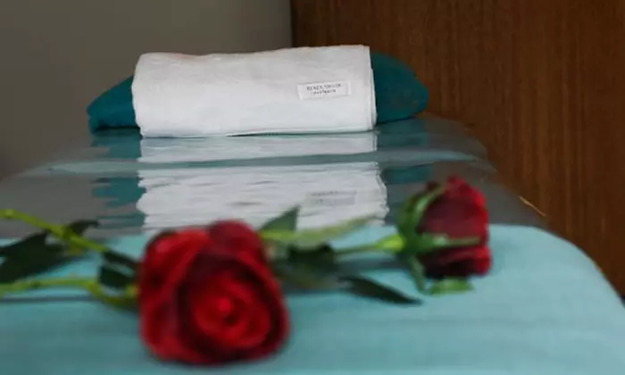 Find Tranquility: Half-Day Spa Package upto Four with Lunch & Bubbles