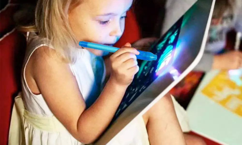 A4 or A3 Glow-in-the-Dark Light Drawing Board - Primary Image