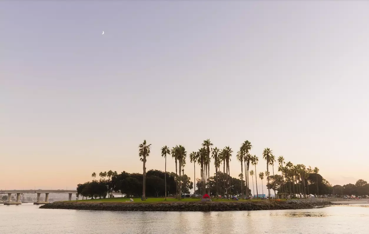 Sunset Cruise San Diego Deals—Save Up to 39% on 75-Minute Tickets