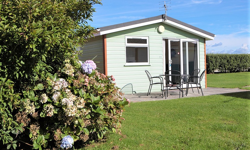 Image 1: Cornwall: Up to 4-Night Holiday Chalet Stay