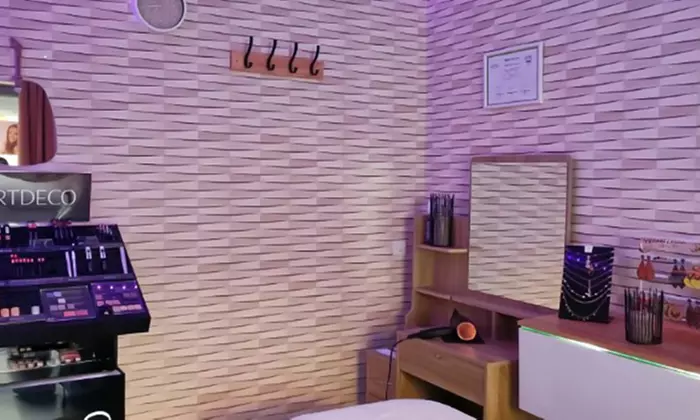 Soin du visage anti-fatigue de 45 min. ou soin du visage au chocolat de 50 min. (jusqu'à 39% de remise) - Primary Image