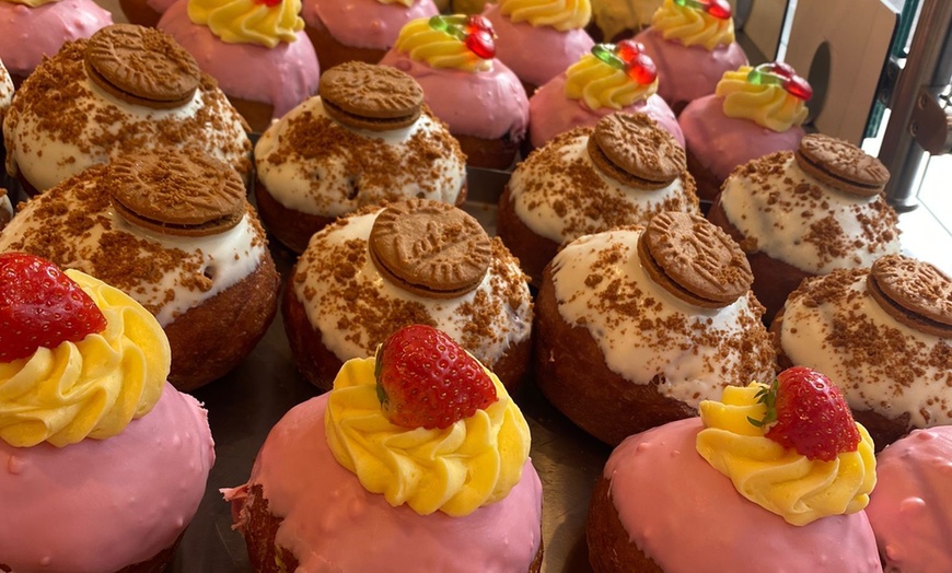 Image 7: Vier de feestdagen met oliebollen in het stadscentrum van Utrecht