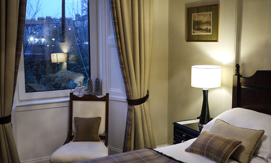 Image 3: Edinburgh: Up to 2 Nights with Breakfast