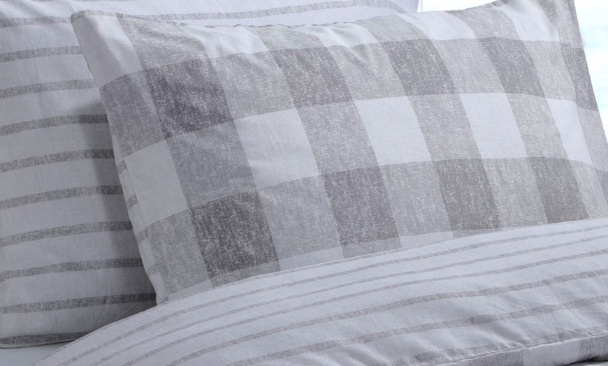 Image 4: Pieridae Gingham Check Duvet Set