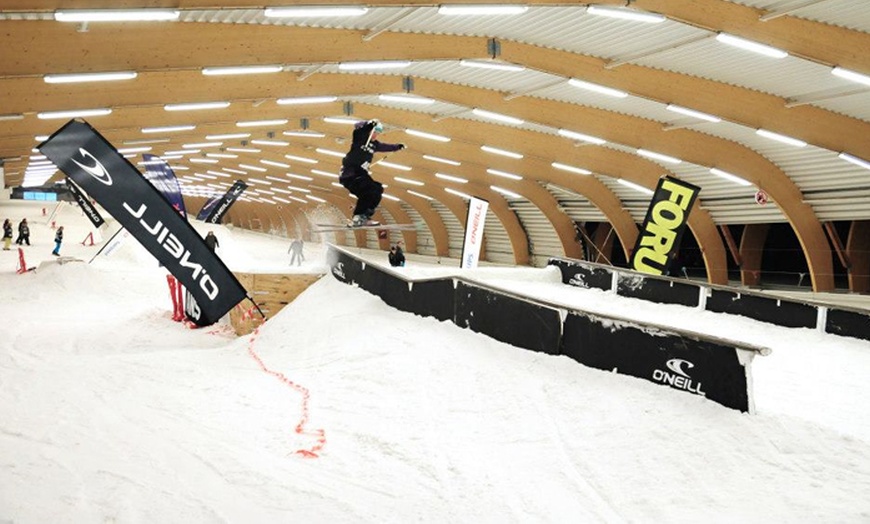 Image 1: Profitez de 2h de ski entre amis !