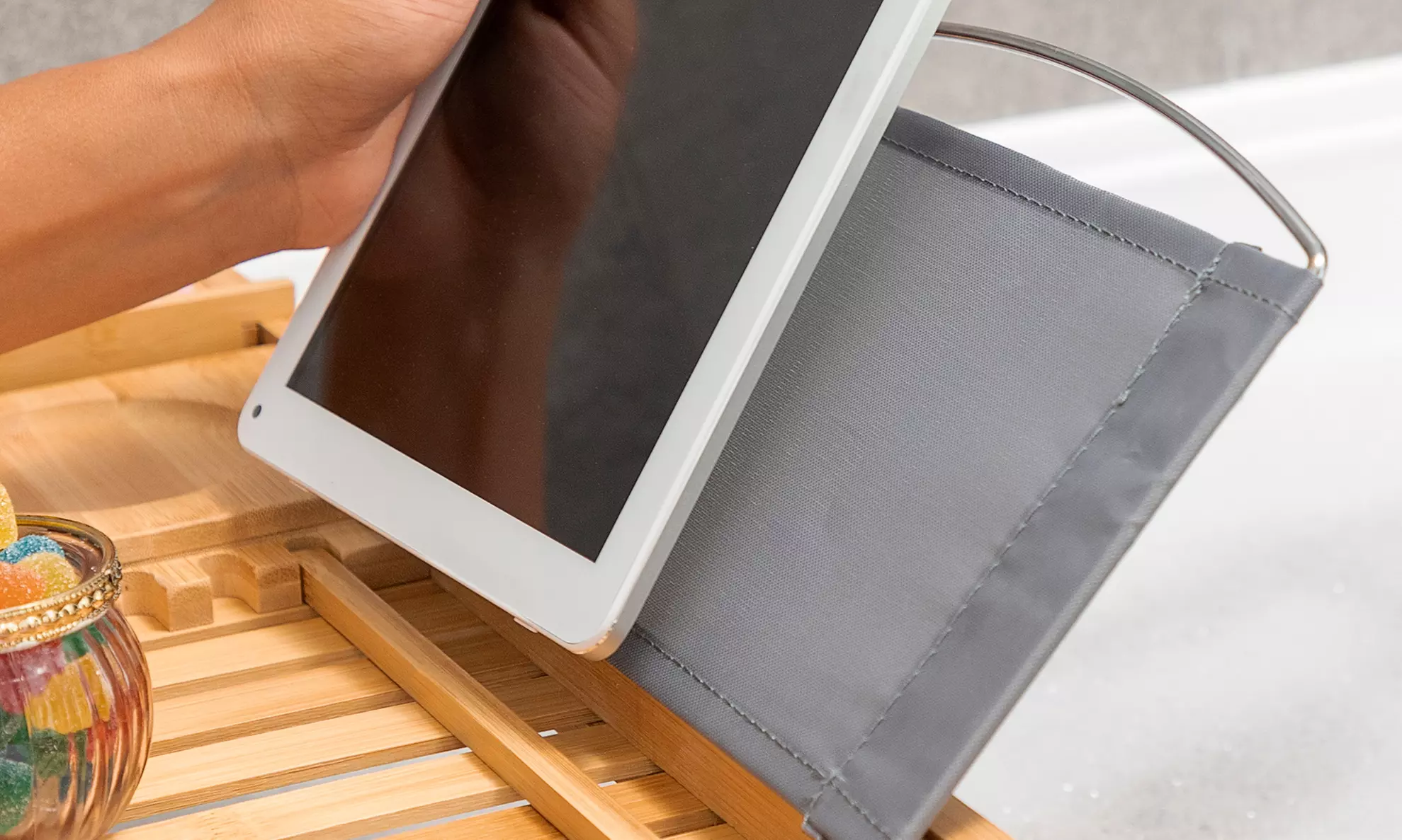 Innovagoods ausziehbare Bambus-Badewannenablage