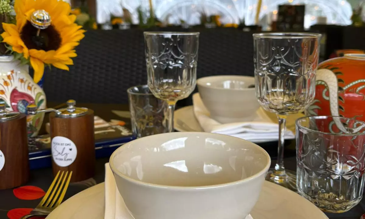 3 Std. Buffet inkl. Getränkeflat & DJ ROBSN Live für 1 bis 4 Personen