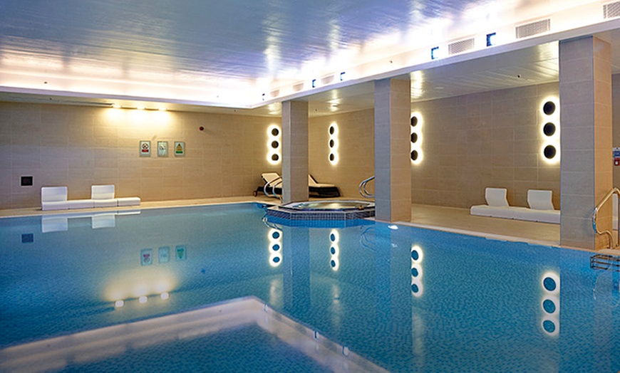 Image 2: 4* Lingfield Park Resort Spa Day