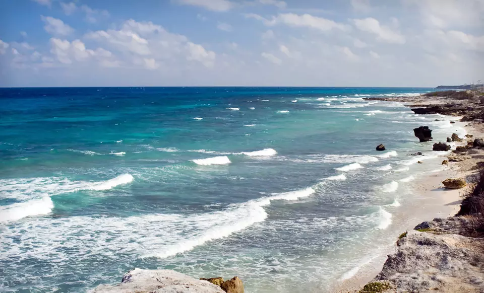 3-, 4-, or 5-Night Stay for Two with Daily Drinks at Casa Ixchel in Isla Mujeres, Mexico - Second Medium