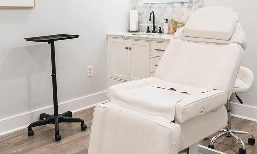 Image 2: Up to 53% Off on Facelift - Thread Lift at Skin Social