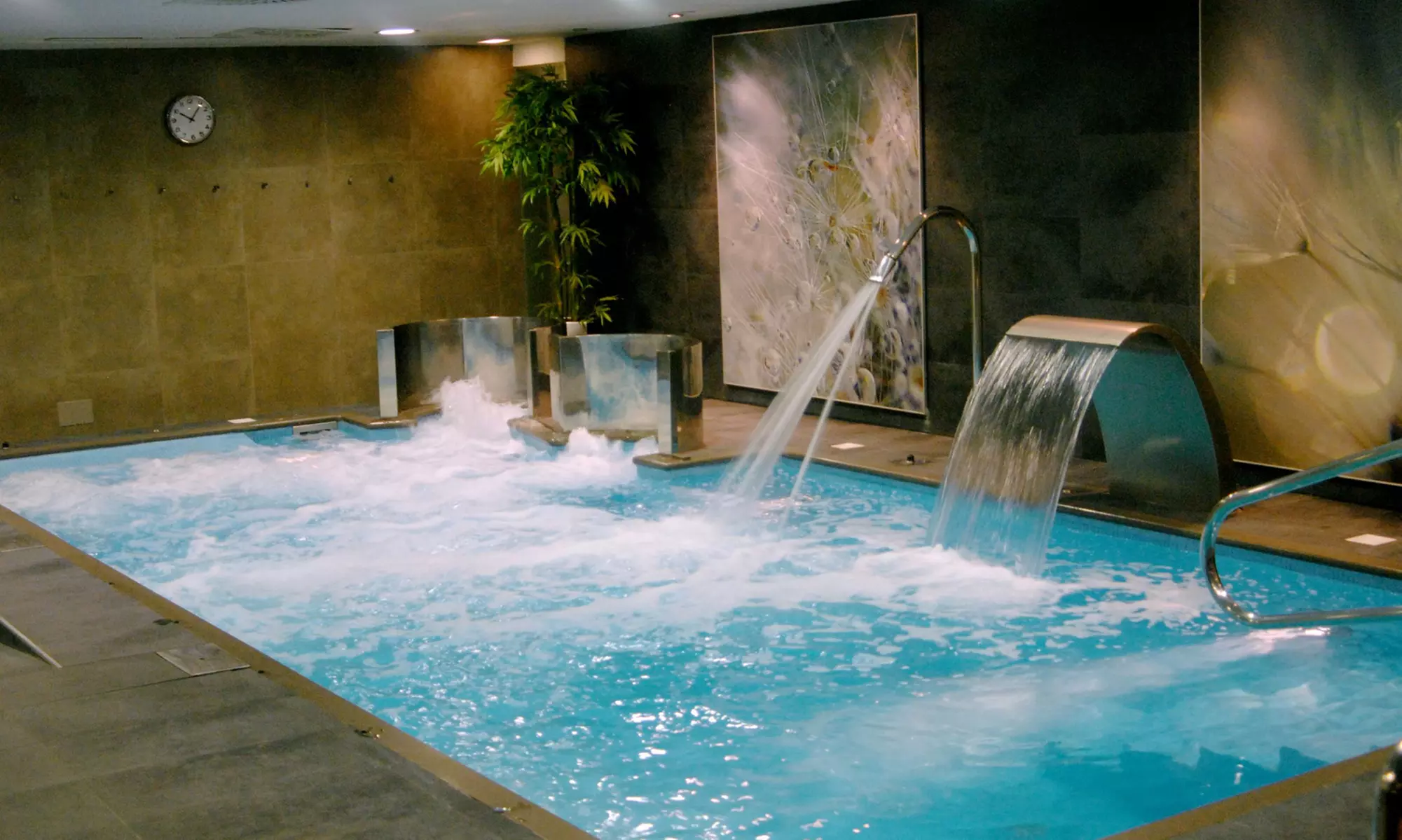 Circuito spa y masaje relajante en Azz Hotel Langre Spa