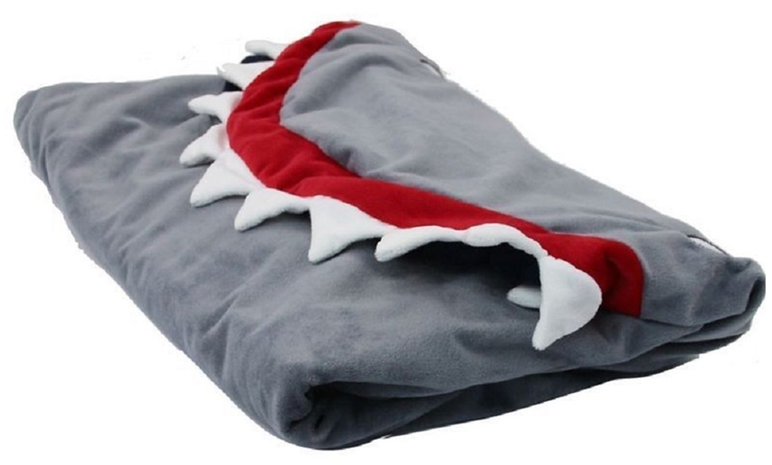 Image 2: Shark Kids' Blanket