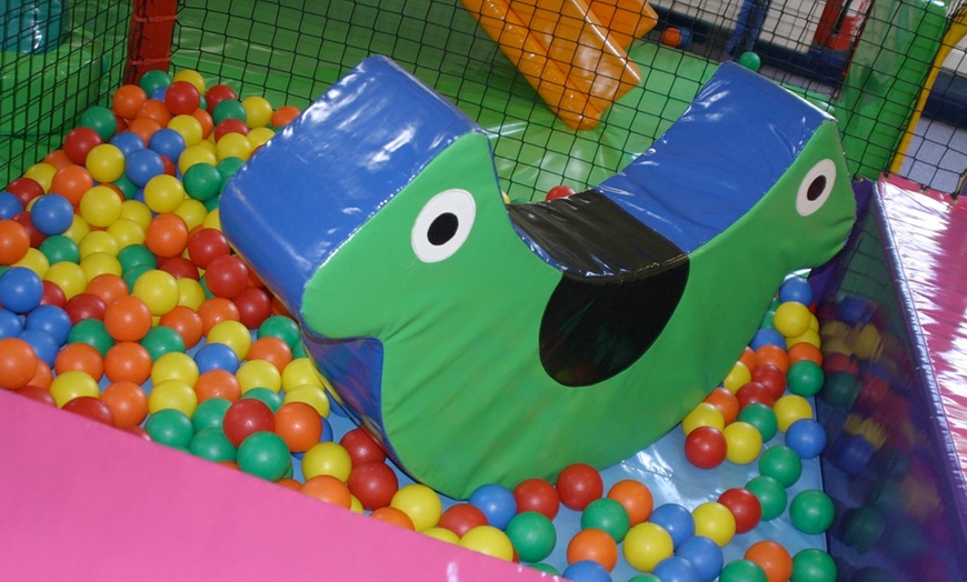 Image 2: Soft Play Entry with Drinks