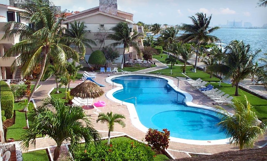 Coral Mar Cancun in - Cancun, MX | Groupon Getaways