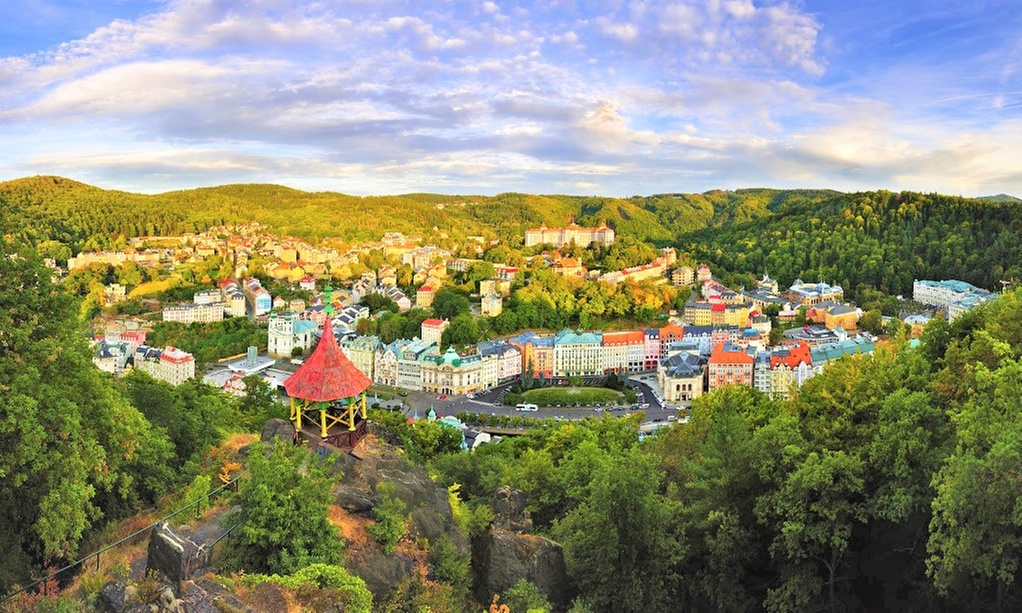 Karlsbad: Doppel- oder Zweibettzimmer mit Halbpension & Wellness