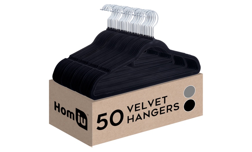 Image 4: Homiu 50-Pack of Hangers for Men’s and Women’s Clothing