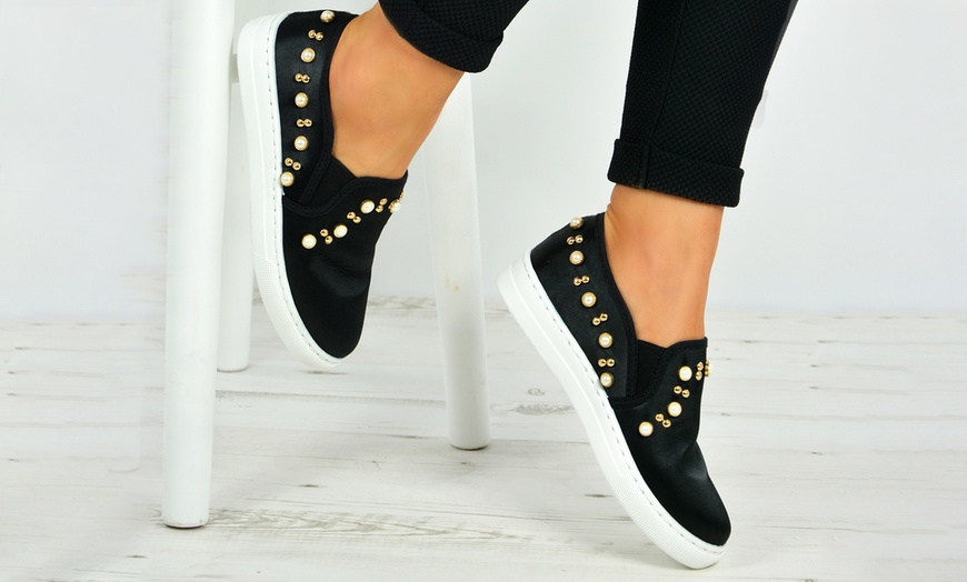 Image 17: Women's Slip-On Plimsolls