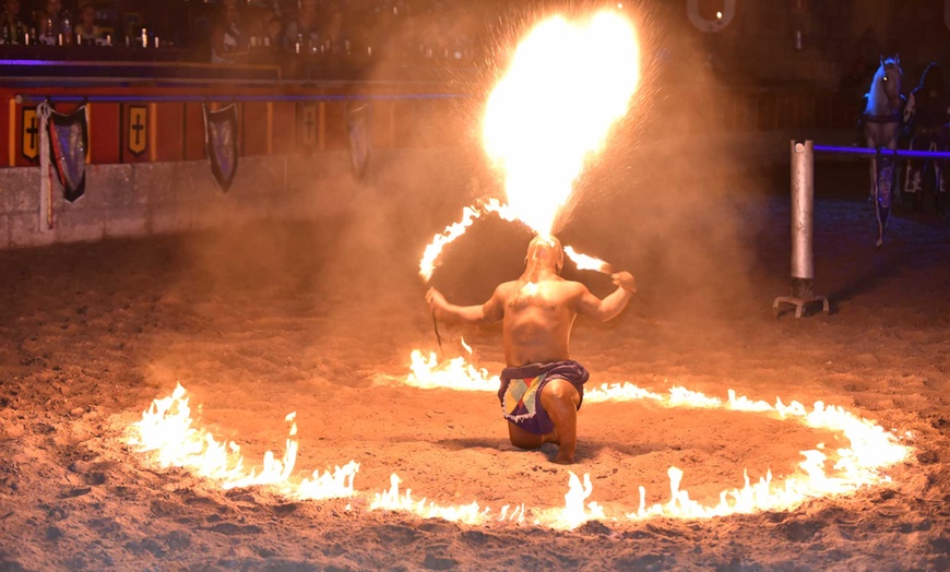 Image 9: Cena medieval con espectáculo en Castillo San Miguel