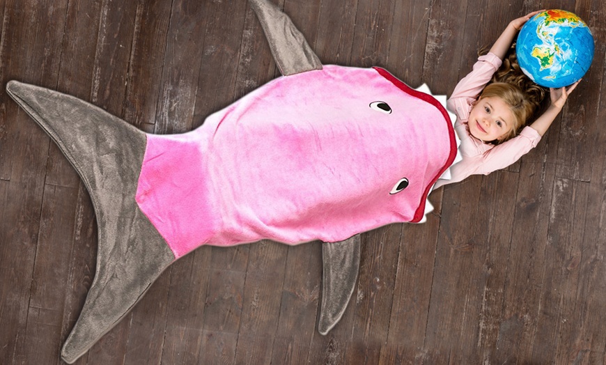 Image 3: Children's Shark Blanket