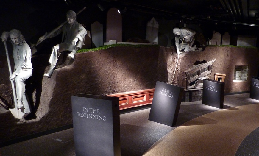 Image 3: Glasnevin Museum Tour For Two