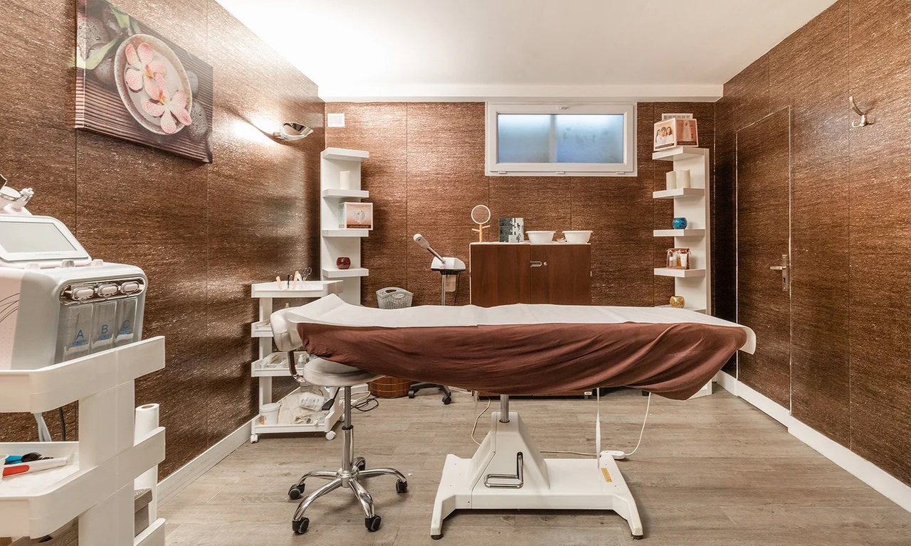 Soin du visage peeling au choix au Gk Esthetik Center