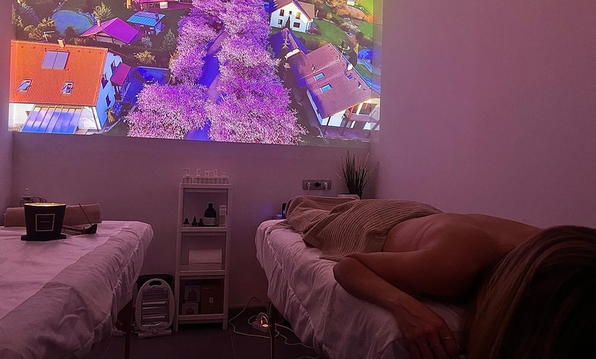 Image 3: Ritual de masaje a elegir de 60 o 90 min. con té y chocolate para 1