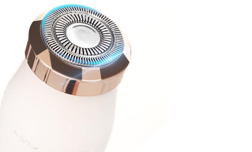 Image 5: 3-in-1 Bikini Electric Trimmer