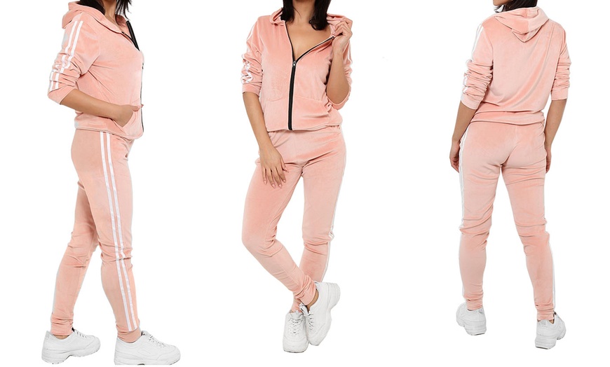 Image 9: Women's Two-Piece Velour Tracksuit