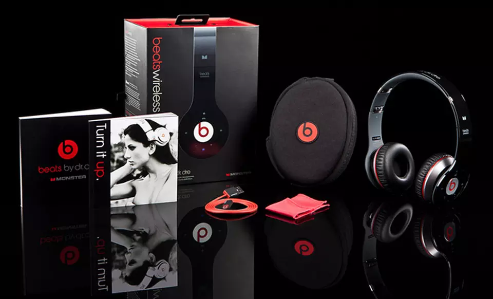 Beats by Dre Wireless Bluetooth on-Ear Headphones - Second Medium