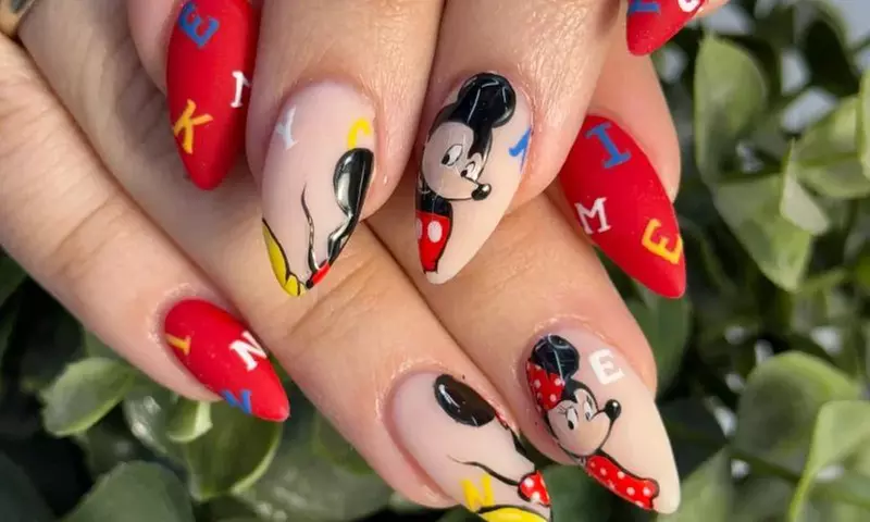 Manicura y/o pedicura con semipermanente y opción a acrílico