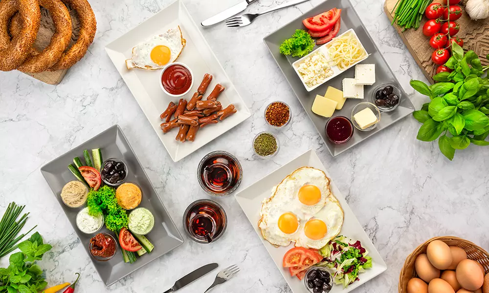 Reichhaltiges mediterranes Frühstück nach Wahl für 1, 2 oder 4 Pers.