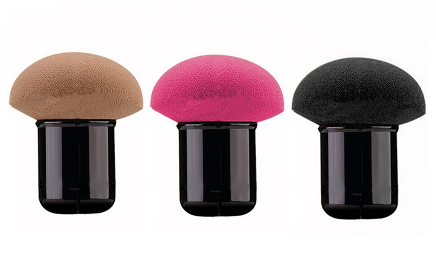 Image 4: Mushroom-Shaped Make-Up Sponge