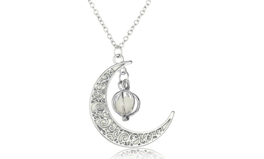 Image 3: Moon Luminous Necklace