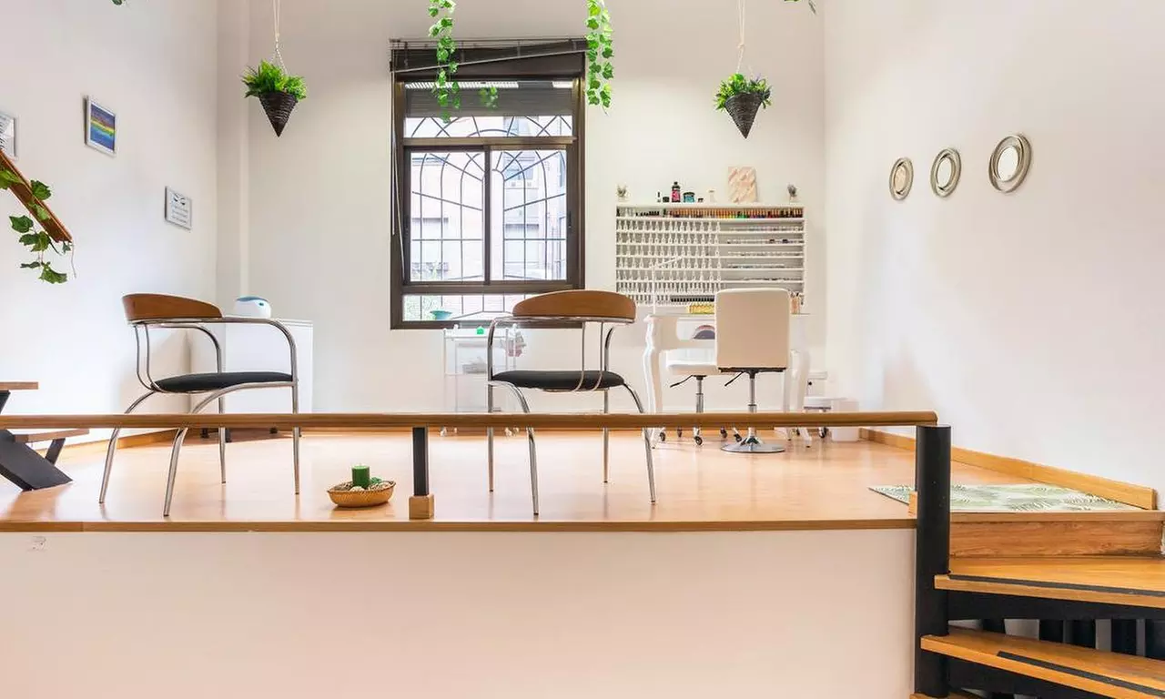 Limpieza facial profunda con microdermoabrasión, radiofrecuencia y más