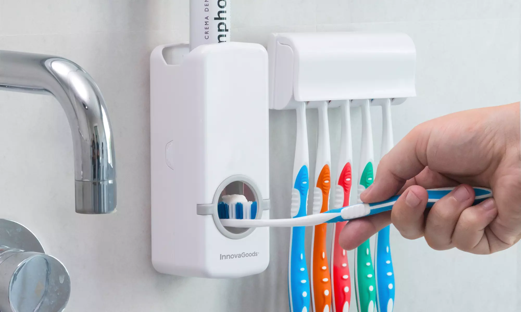 Dispenser per dentifricio e supporti portaspazzolini in polipropilene e silicone - Primary Image