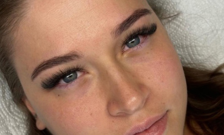 Image 7: Klassische, Light-Volumen oder Volumen-Wimpernverlängerung für 1 Pers.