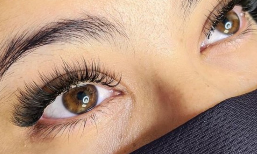 Image 1: Up to 58% Off on One Set of Volume Mink Eyelash Extensions 