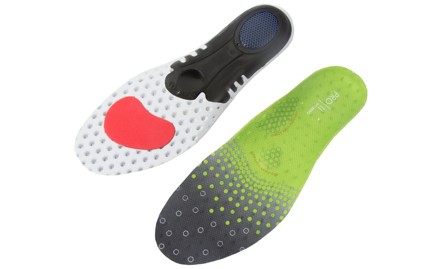 Image 8: Shock-Absorbing Sports Insoles