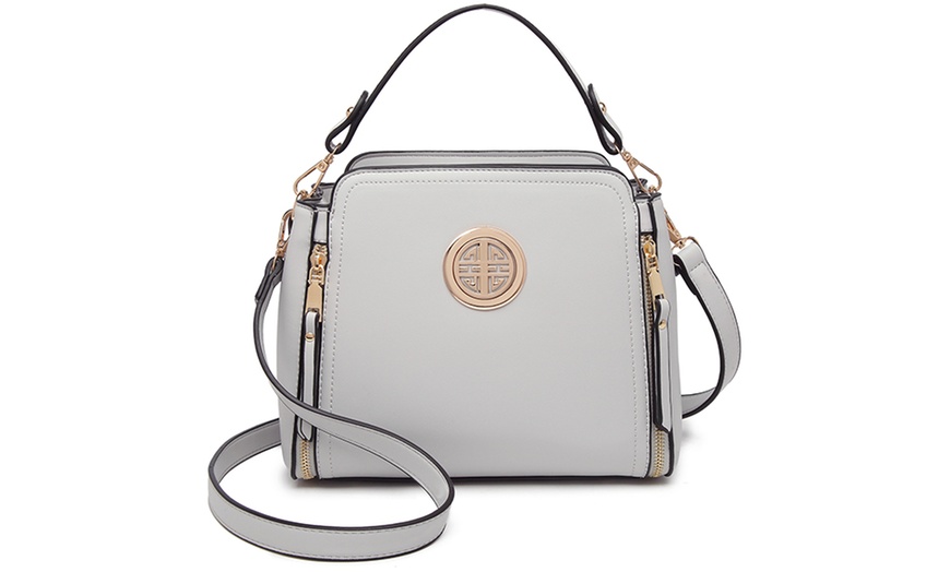 Image 10: Classic Women's Crossbody Bag