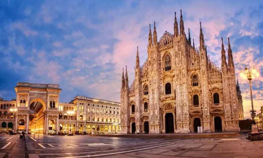 Image 1: Milan: 4* Room Stay for Two with Breakfast