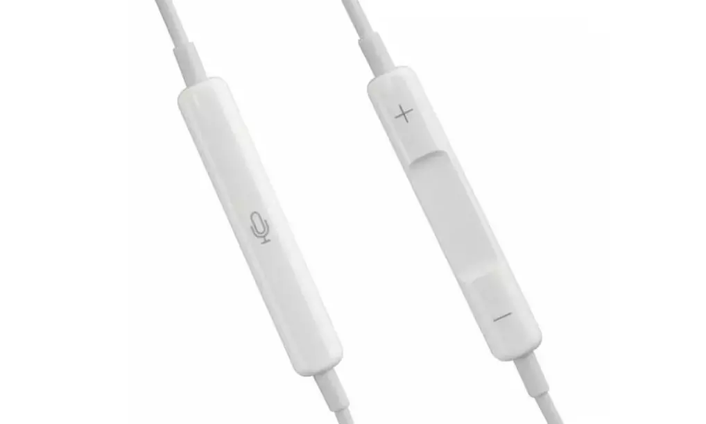 Apple EarPods® with 3.5mm Headphone Plug, Remote and Microphone - Second Medium