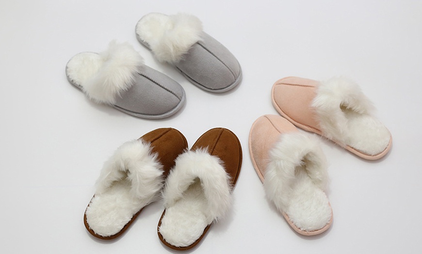 Image 2: Women's Warm Plush Slippers