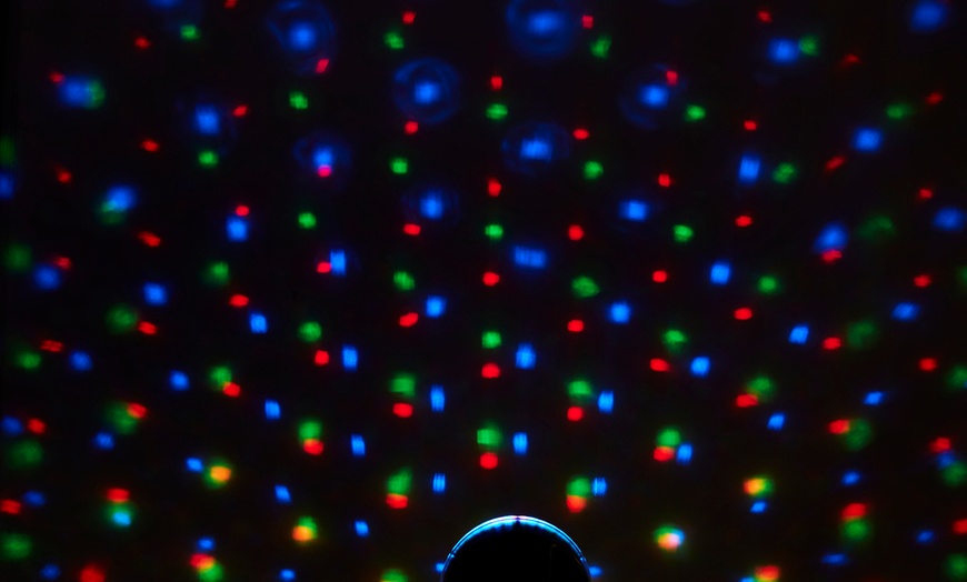 Image 5: LED Snowfall Projector