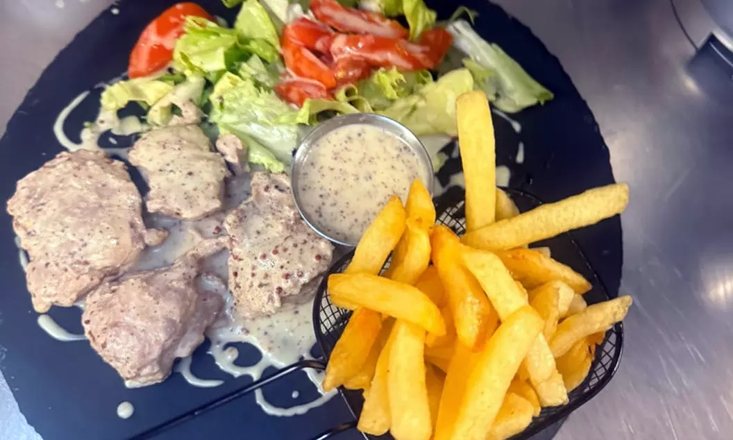 Soirée cabaret ou karaoké et menu gourmand près de Lens