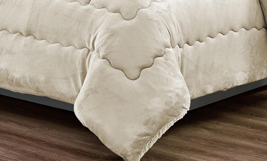 Image 2: Couette double en velours Sherpa